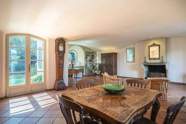 Image No.9-4 Bed House for sale