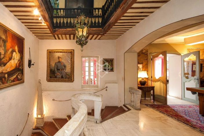 Image No.7-10 Bed House for sale