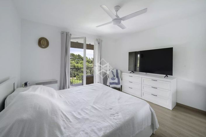 Image No.10-5 Bed House for sale