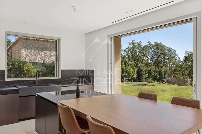 Image No.8-4 Bed House for sale