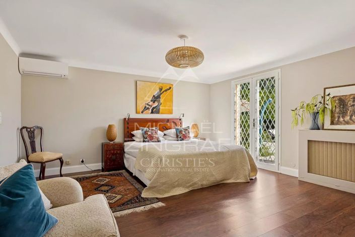 Image No.11-5 Bed House for sale