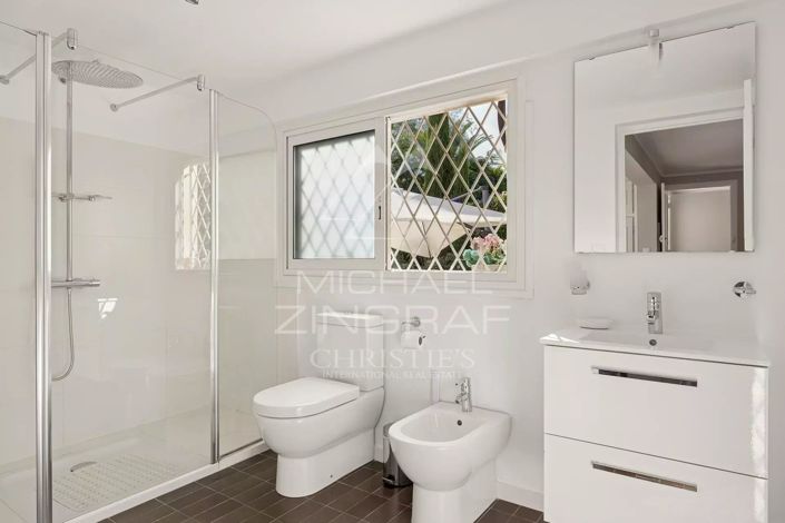 Image No.12-5 Bed House for sale