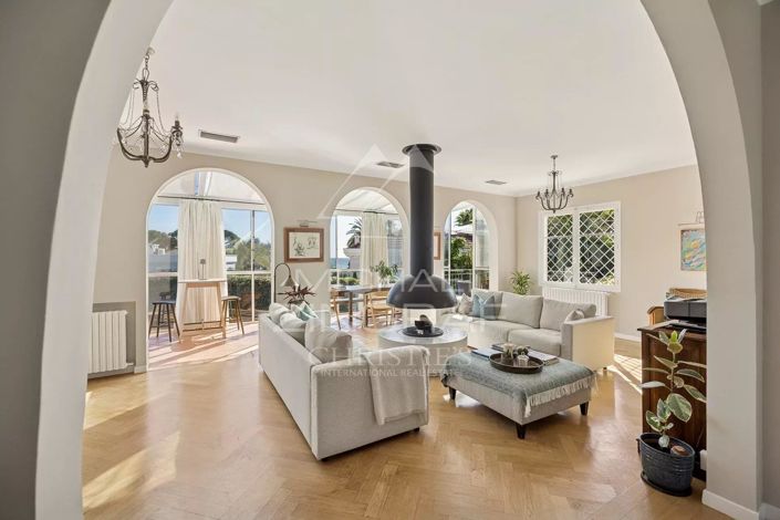 Image No.5-5 Bed House for sale