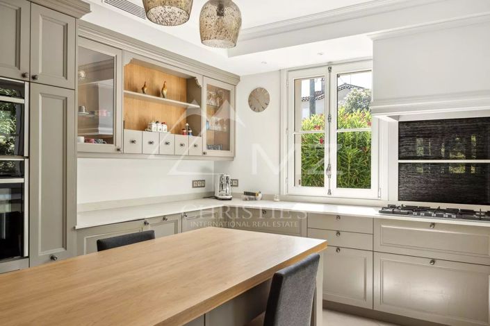 Image No.19-5 Bed House for sale