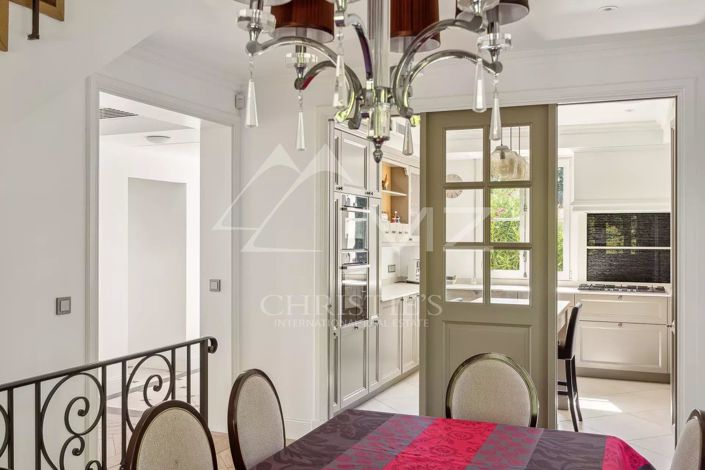 Image No.20-5 Bed House for sale