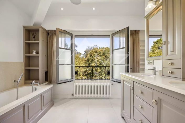 Image No.4-5 Bed House for sale