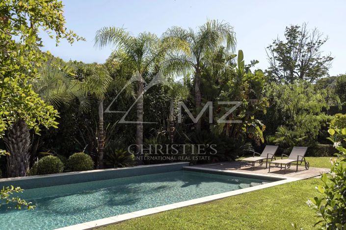 Image No.9-5 Bed House for sale