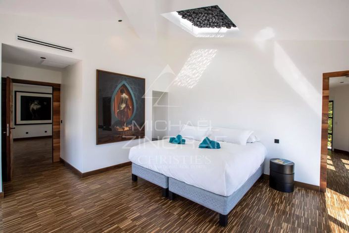 Image No.11-9 Bed House for sale