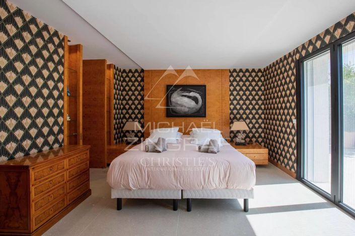 Image No.12-9 Bed House for sale