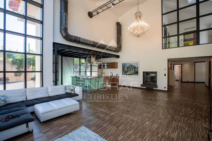 Image No.5-9 Bed House for sale