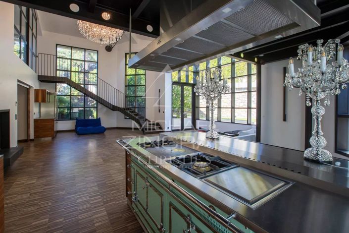 Image No.6-9 Bed House for sale