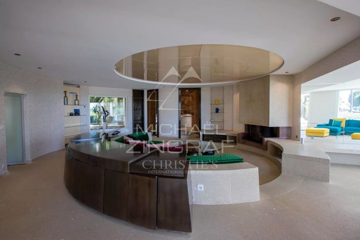 Image No.7-9 Bed House for sale