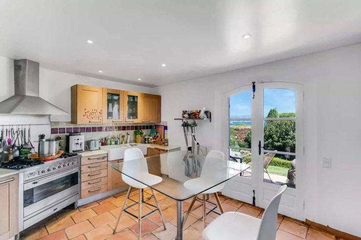 Image No.7-4 Bed House for sale