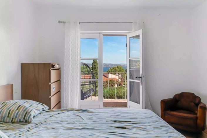 Image No.9-4 Bed House for sale