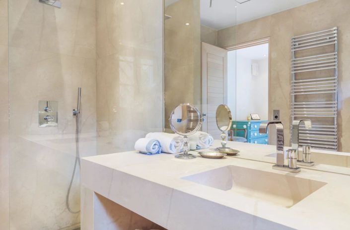 Image No.12-9 Bed House for sale