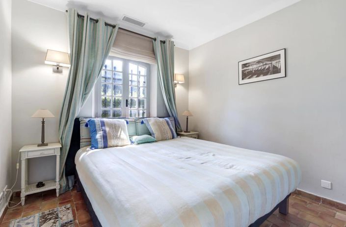 Image No.27-9 Bed House for sale