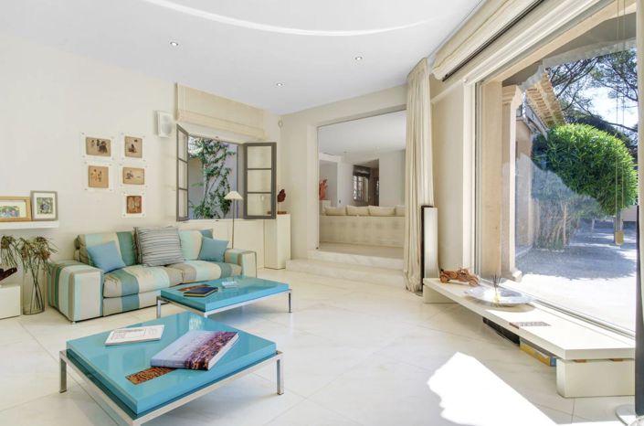 Image No.5-9 Bed House for sale