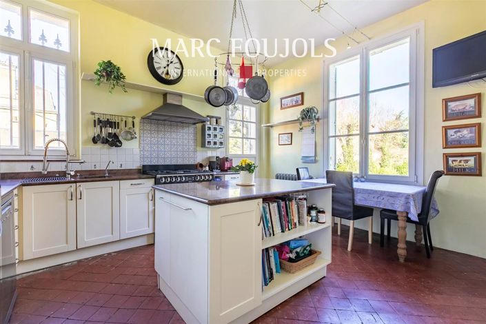 Image No.11-8 Bed House for sale