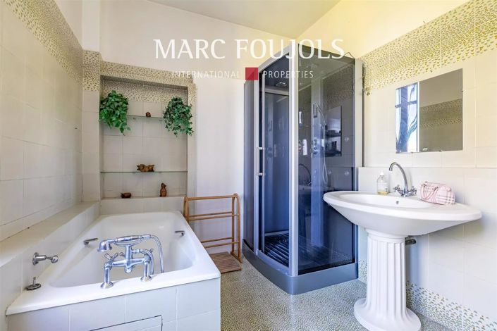 Image No.17-8 Bed House for sale