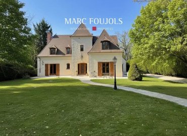 1 - Lamorlaye, House