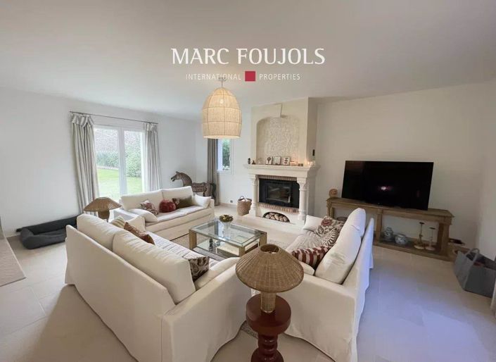 Image No.6-5 Bed House for sale