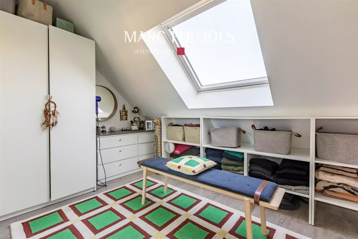 Image No.16-5 Bed House for sale