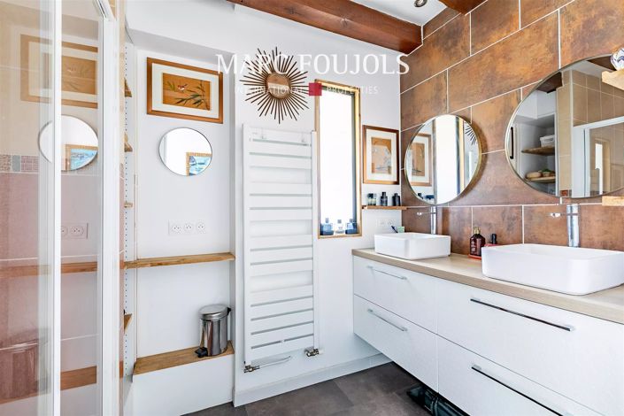 Image No.18-5 Bed House for sale