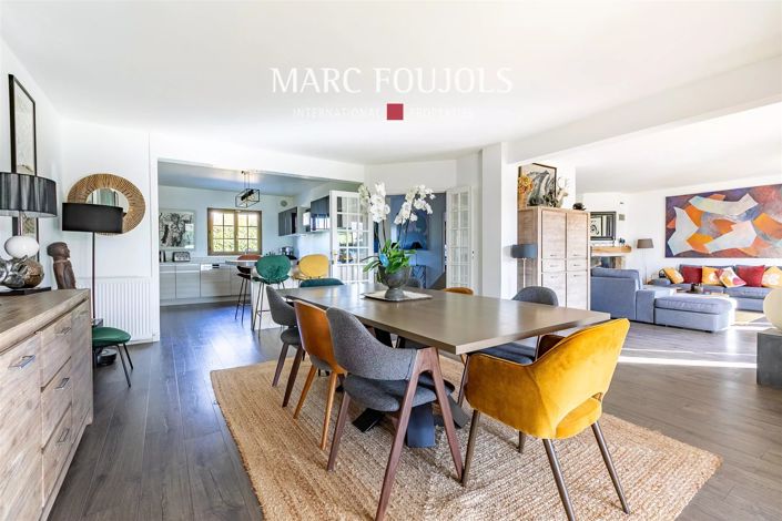 Image No.9-5 Bed House for sale