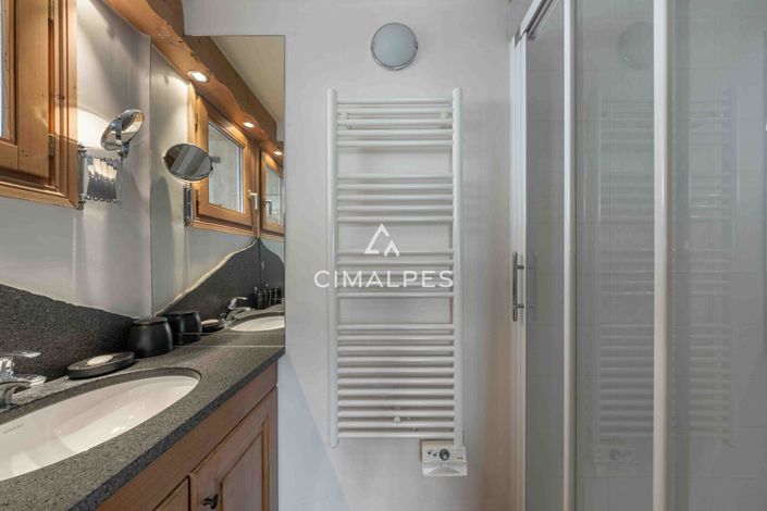 Image No.9-4 Bed Apartment for sale