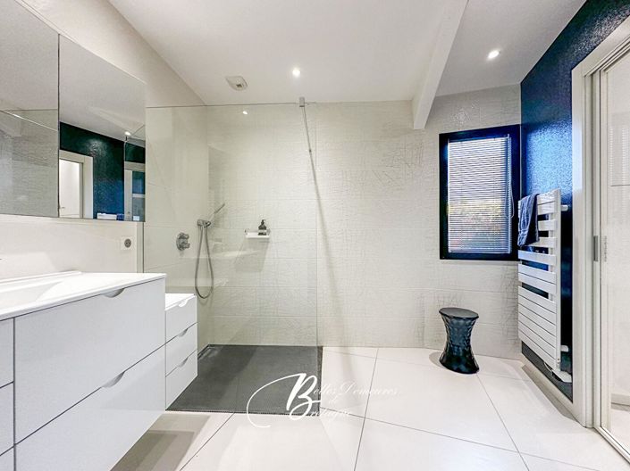 Image No.16-4 Bed House for sale