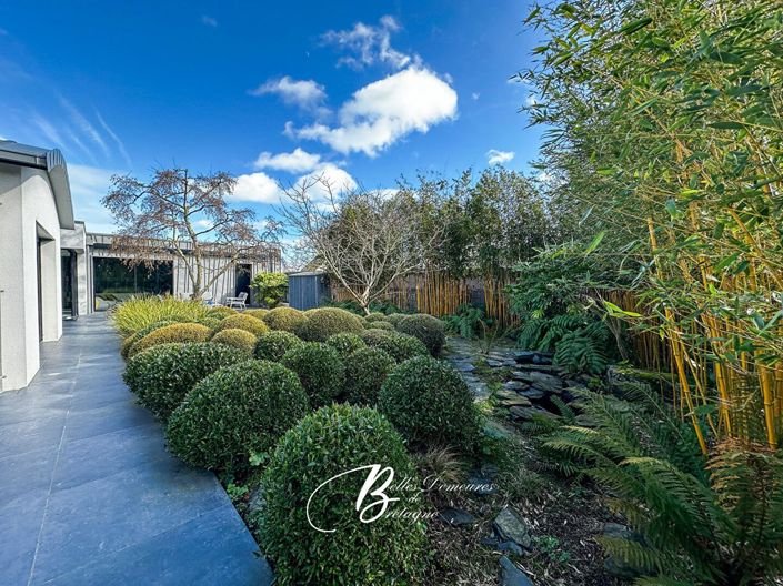 Image No.2-4 Bed House for sale