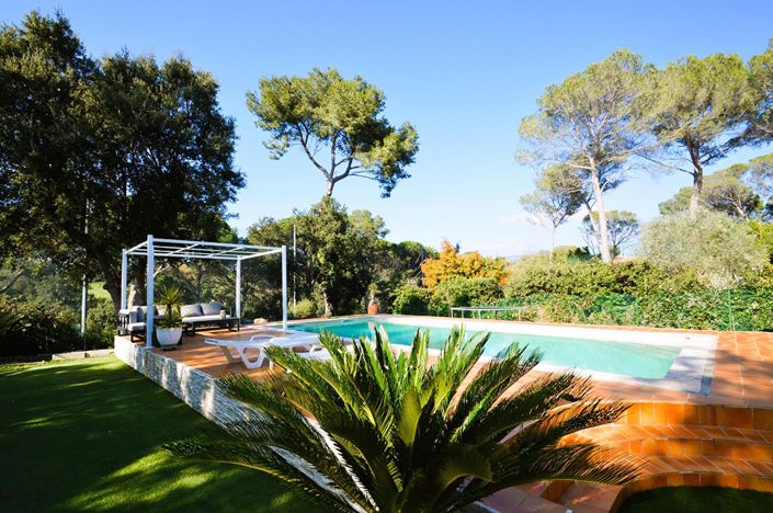 Image No.2-4 Bed House for sale