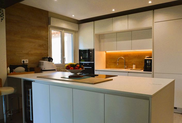 Image No.6-4 Bed House for sale