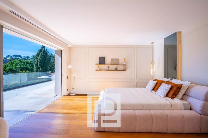 Image No.15-5 Bed House for sale