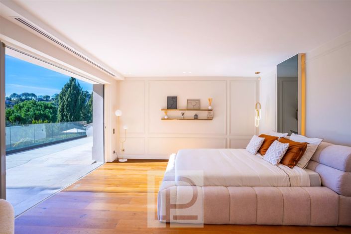 Image No.15-5 Bed House for sale