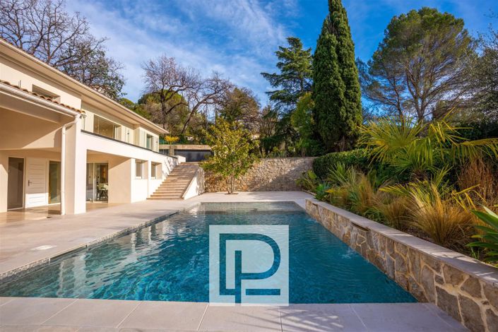 Image No.16-5 Bed House for sale