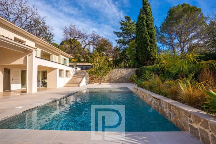 Image No.16-5 Bed House for sale