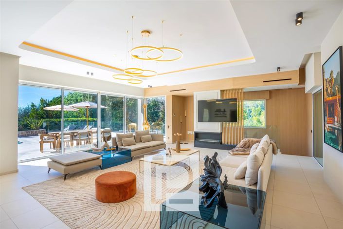 Image No.5-5 Bed House for sale