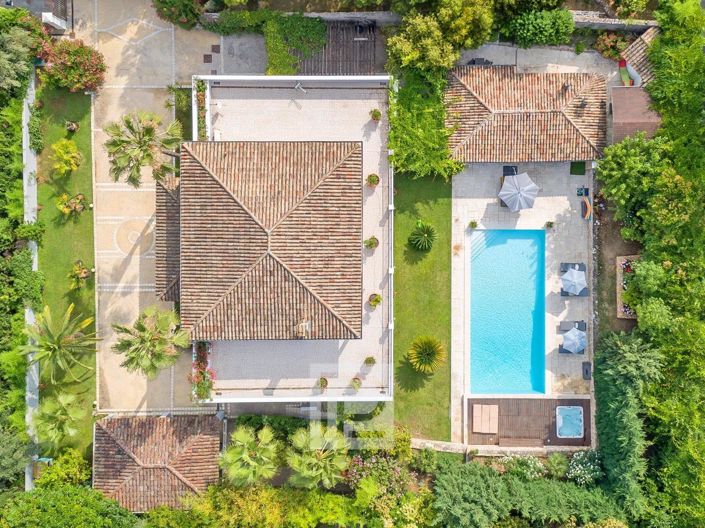 Image No.2-5 Bed House for sale