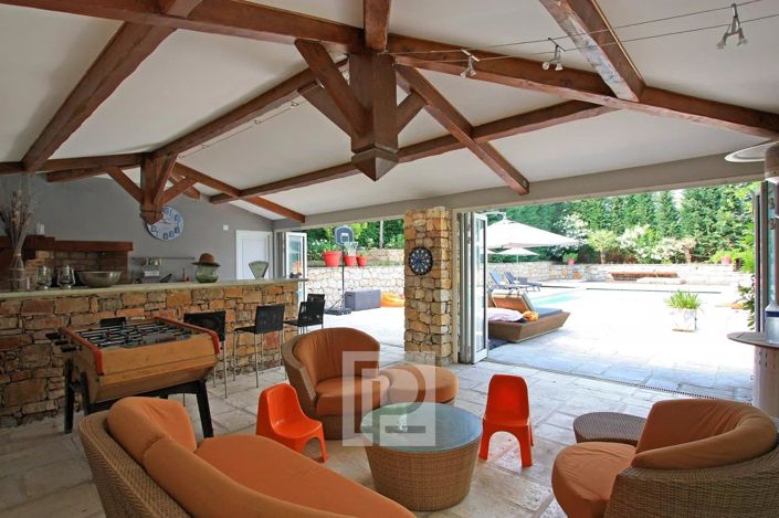 Image No.6-5 Bed House for sale