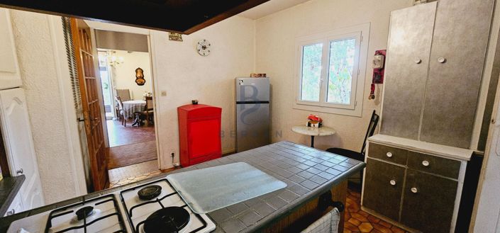 Image No.11-6 Bed Property for sale