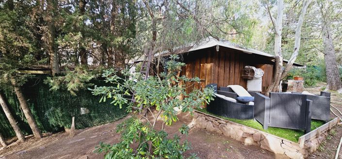 Image No.17-6 Bed Property for sale