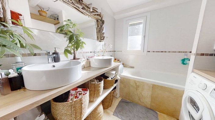 Image No.14-3 Bed House for sale