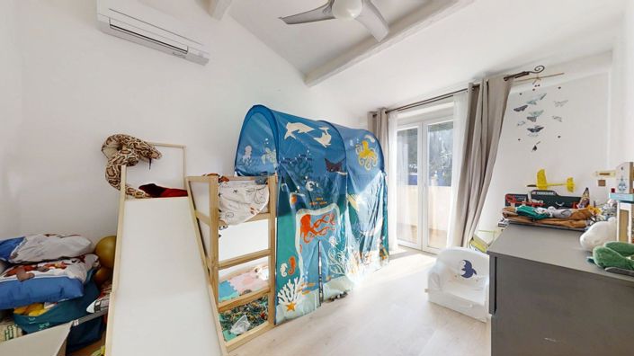 Image No.15-3 Bed House for sale