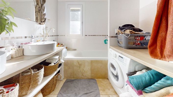 Image No.17-3 Bed House for sale