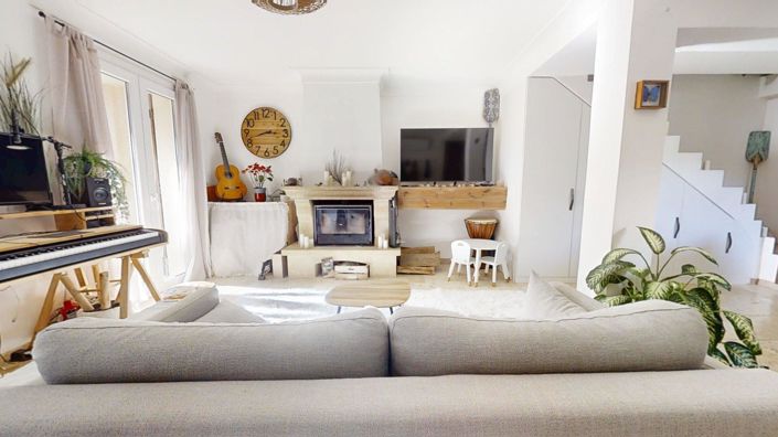 Image No.8-3 Bed House for sale