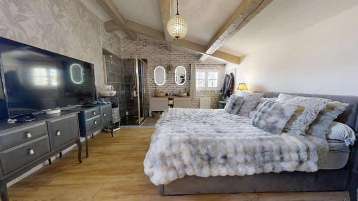 Image No.11-3 Bed House for sale