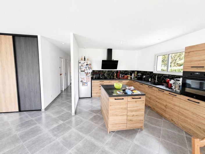 Image No.4-4 Bed House for sale