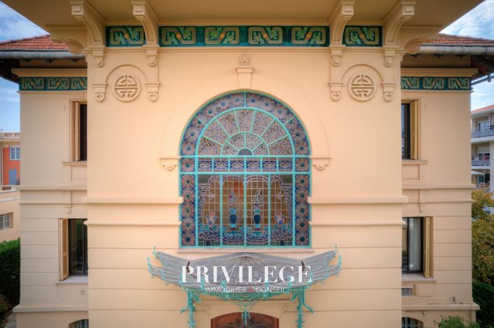Image No.20-7 Bed House for sale