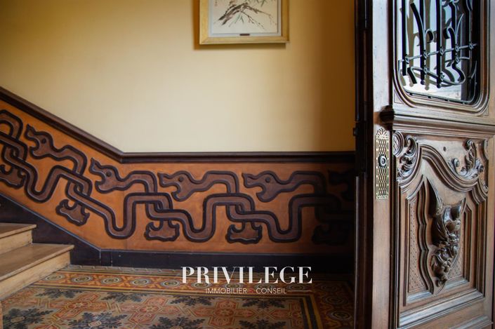 Image No.7-7 Bed House for sale